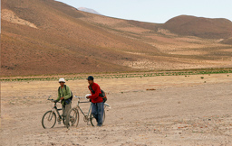 La piste à perte de vue à vélo à plus de 4'000 m